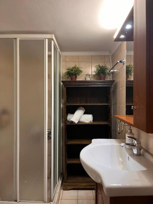 Carlito"S Apartment 1 Next To Metro Station Атина Екстериор снимка