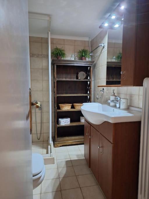 Carlito"S Apartment 1 Next To Metro Station Атина Екстериор снимка